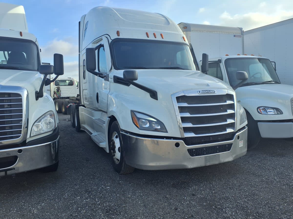 2021 Freightliner - image 3