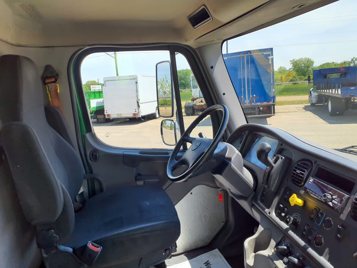 2021 Freightliner M2 106 296032