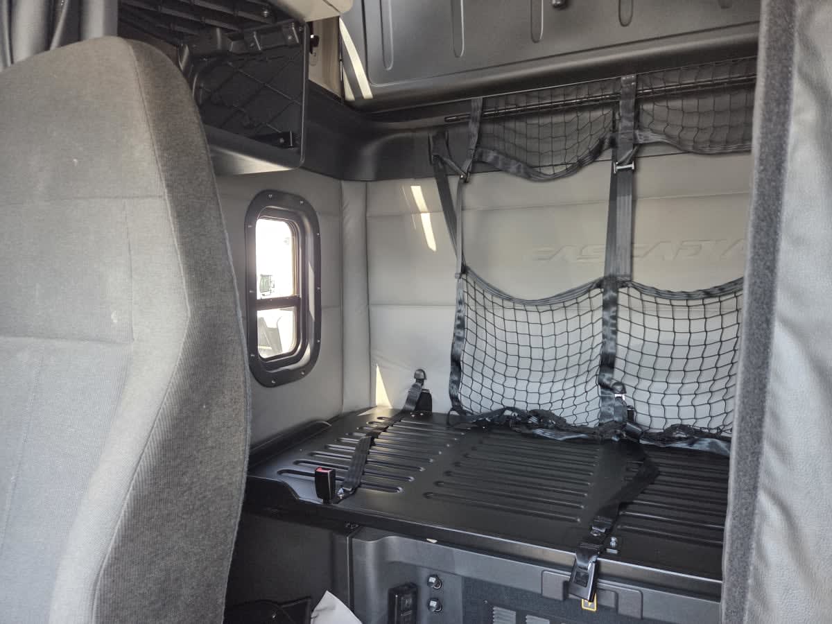 2021 Freightliner Cascadia in St. Rose, LA — photo 8