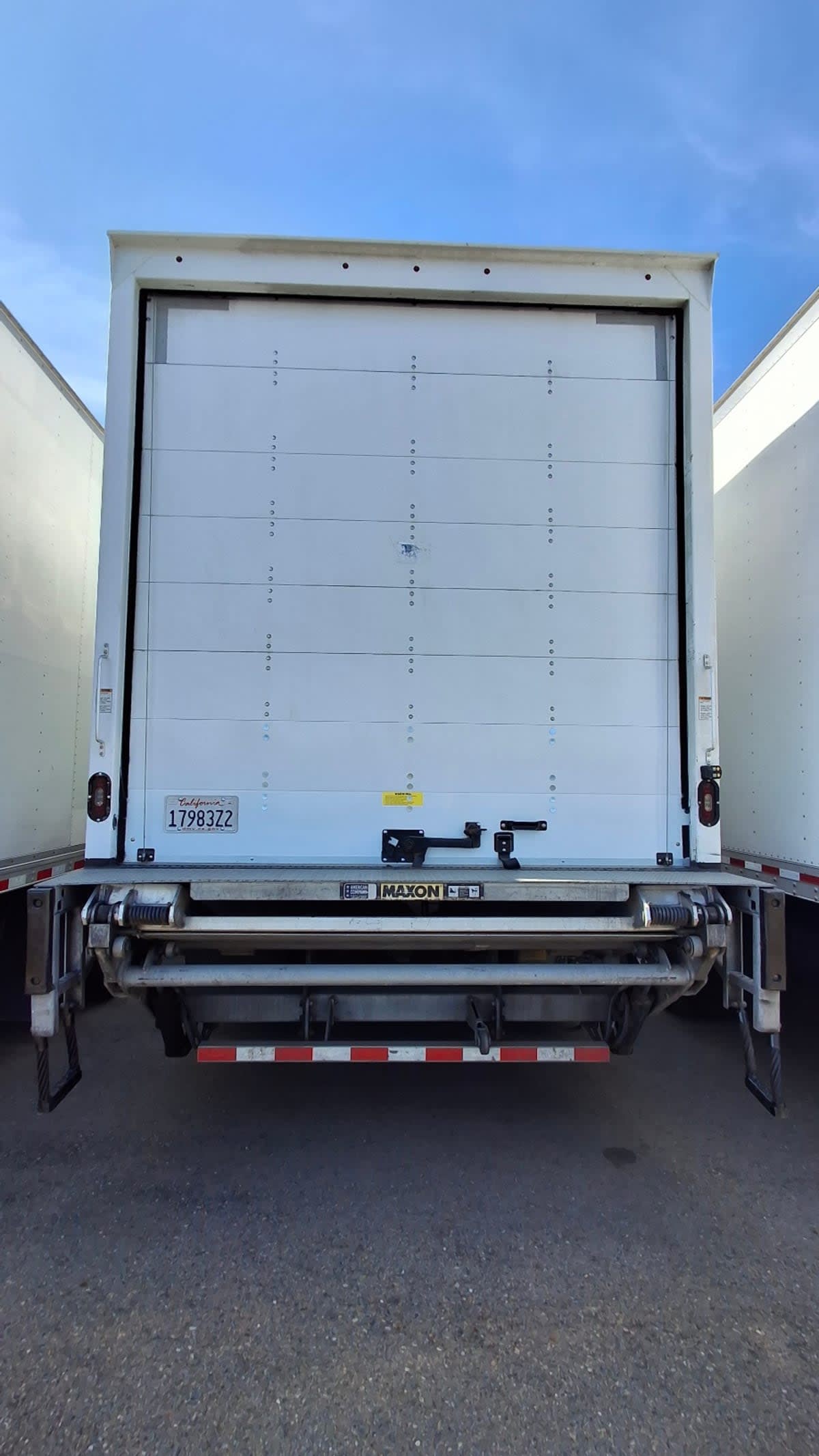 2021 Freightliner M2 106 296316