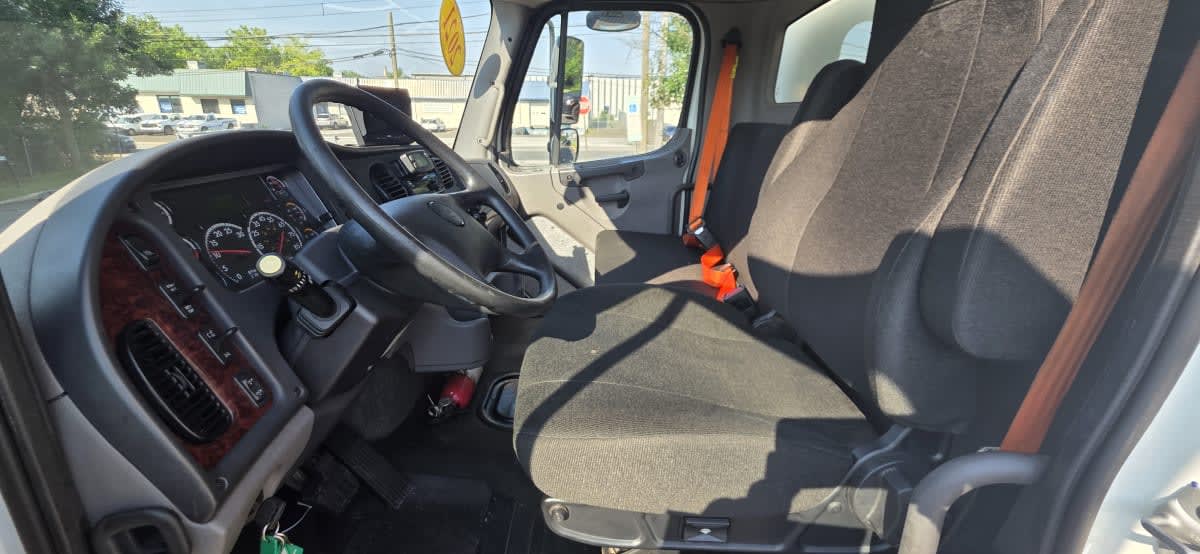 2021 Freightliner/Mercedes M2 106 296398