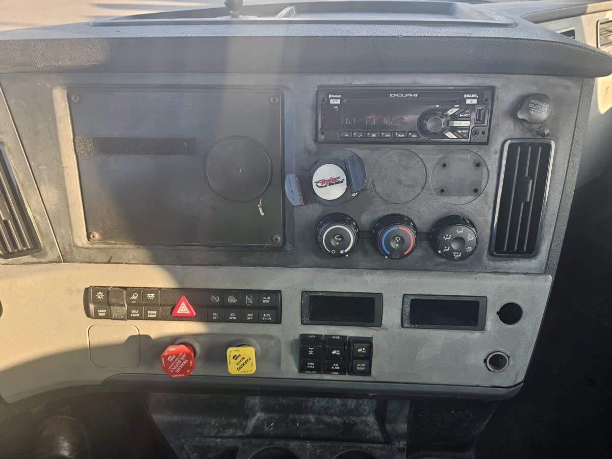 2021 Freightliner - image 11