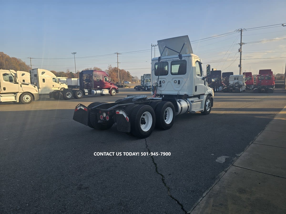 2021 Freightliner - image 4
