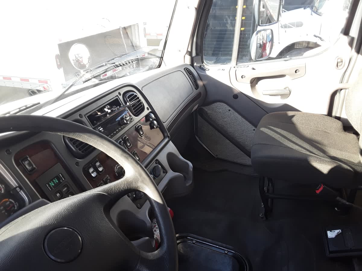 2021 Freightliner/Mercedes M2 106 296939