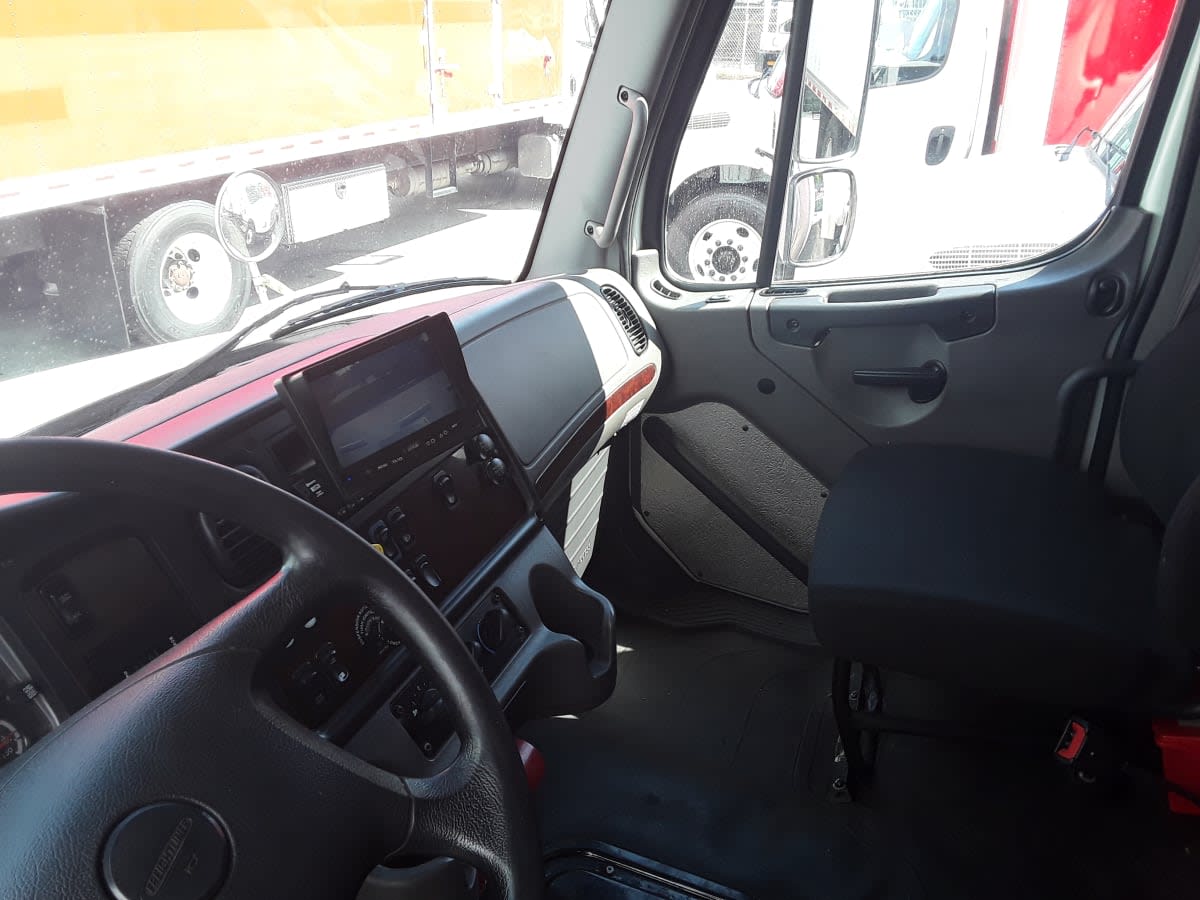 2021 Freightliner/Mercedes M2 106 296942