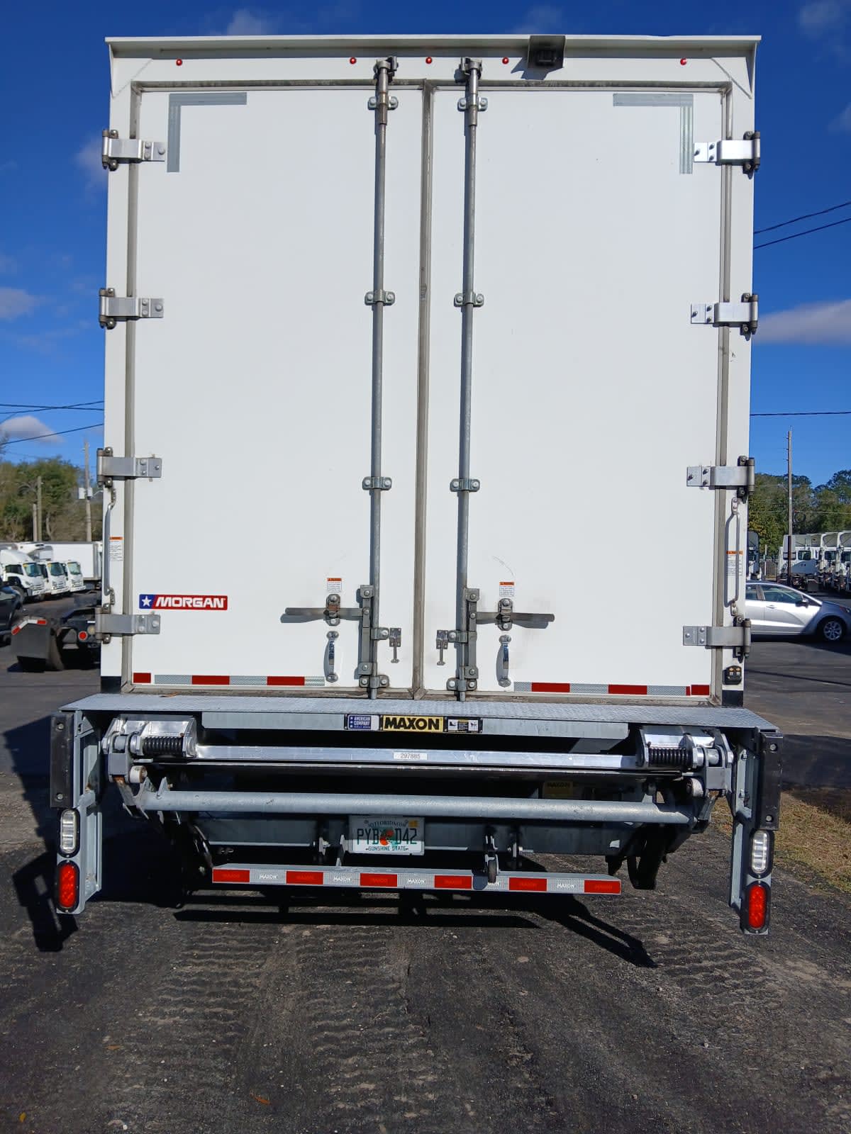 2021 Freightliner/Mercedes M2 106 297885