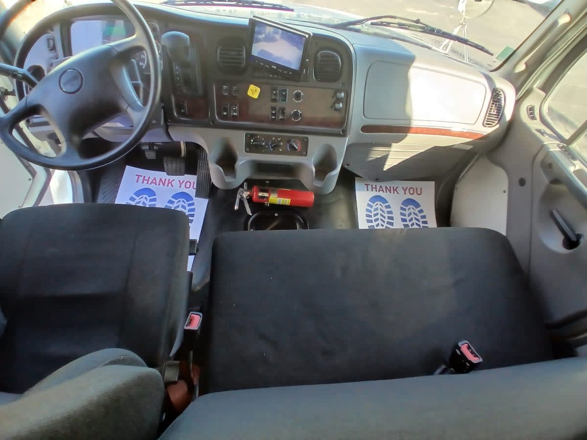 2021 Freightliner/Mercedes M2 106 297885