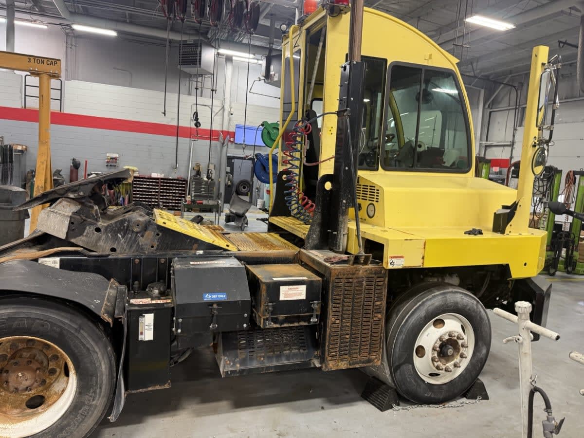 2021 Autocar ACTT42 298084