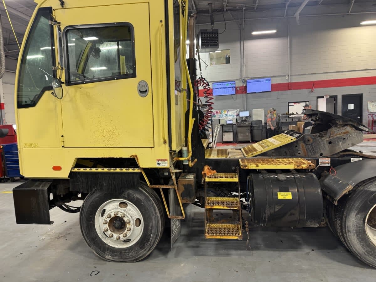 2021 Autocar ACTT42 298084