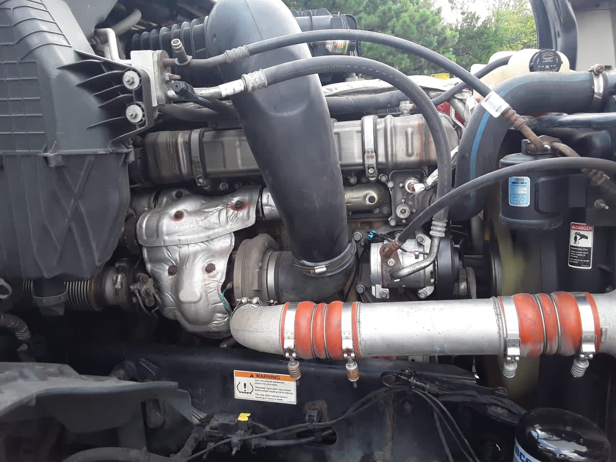 2021 Freightliner Cascadia in Charlotte, NC — photo 4
