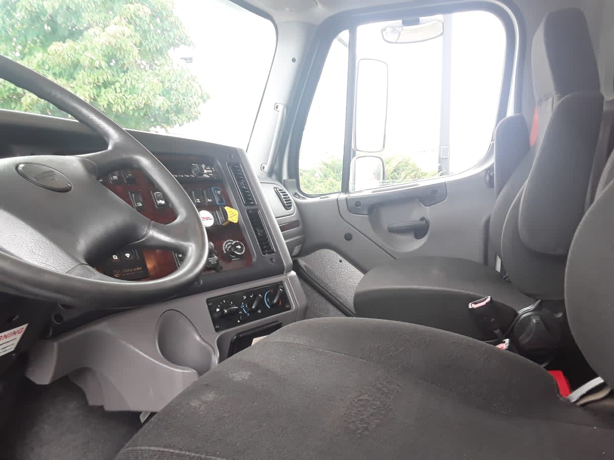 2021 Freightliner/Mercedes M2 106 298185