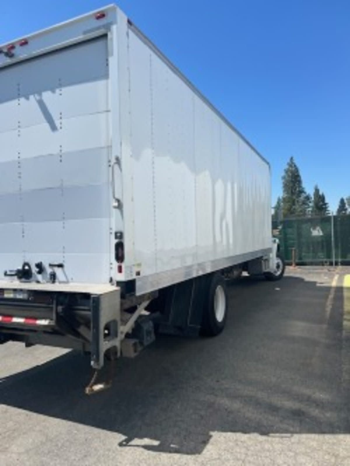 2021 Freightliner M2 106 298307