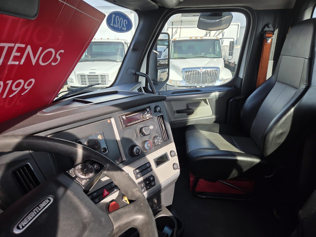 2021 Freightliner - image 7