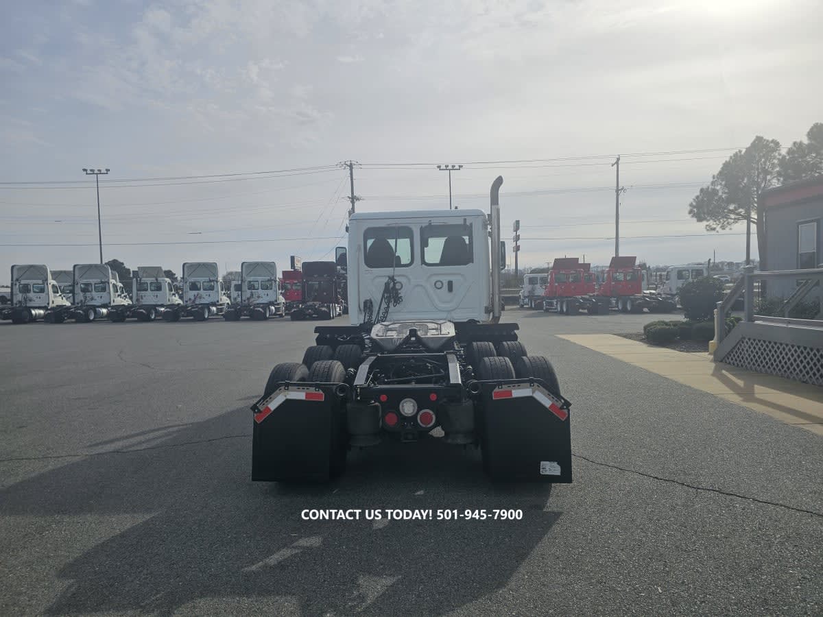 2021 Freightliner - image 5