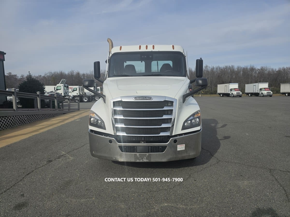 2021 Freightliner - image 2