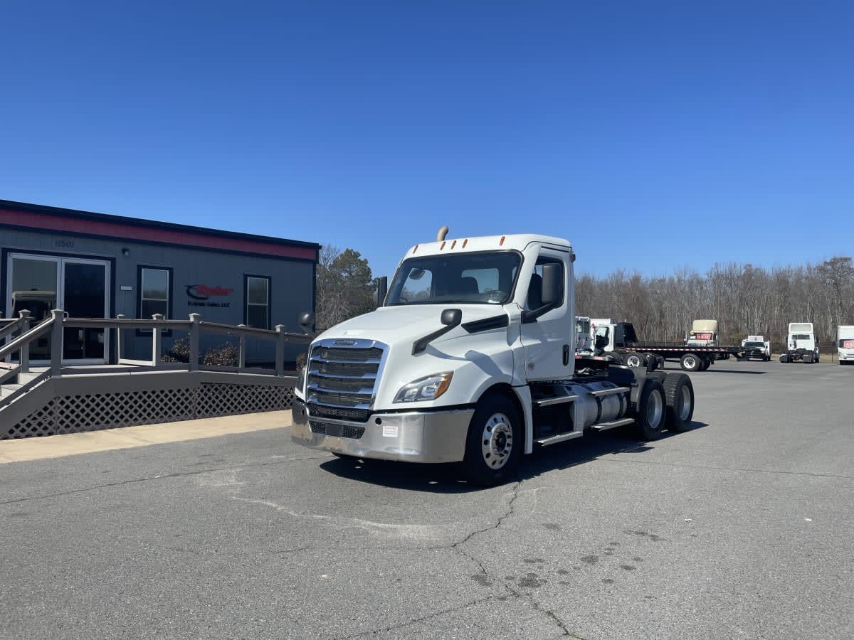 2021 Freightliner - image 1