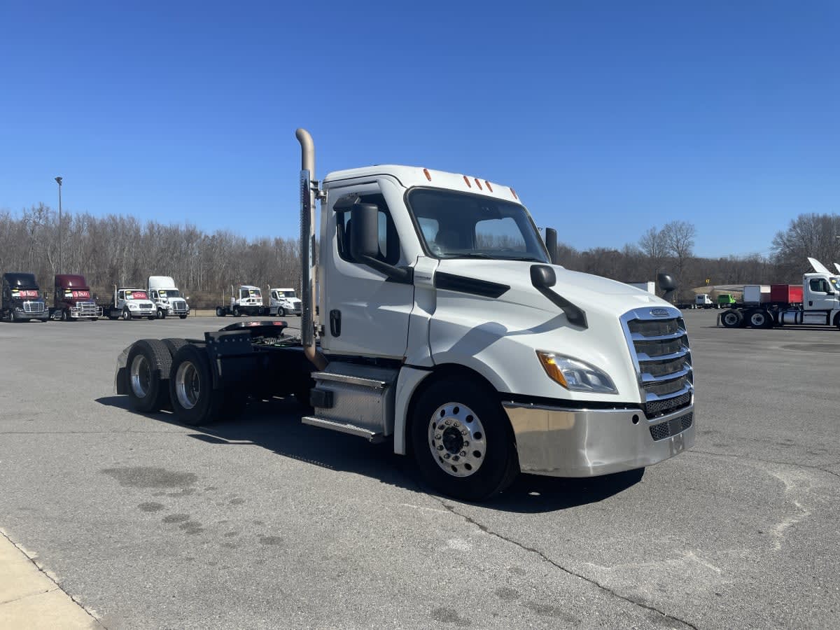 2021 Freightliner - image 3