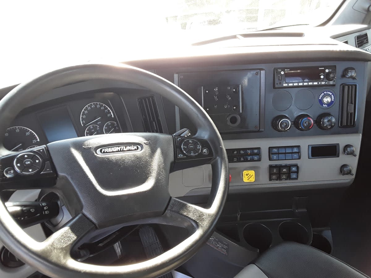 2021 Freightliner - image 9