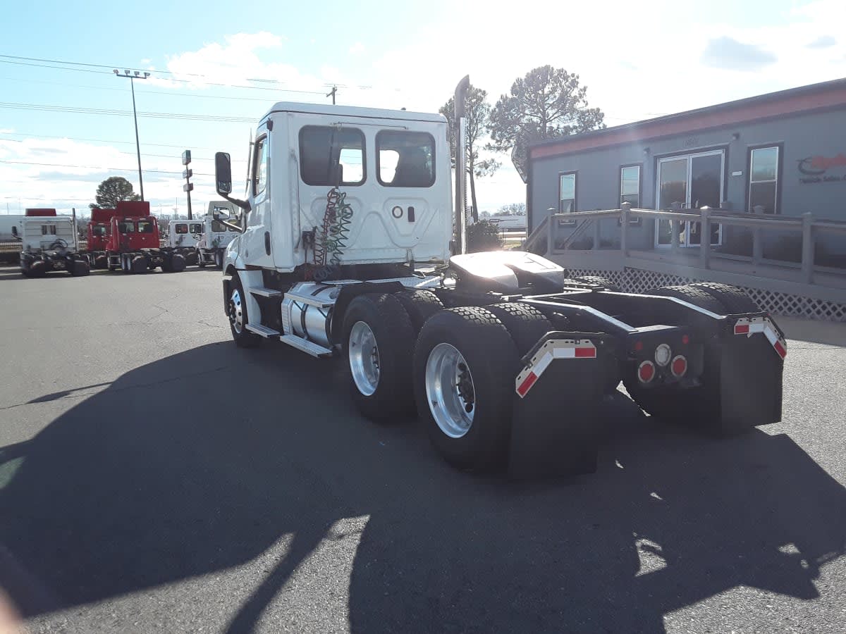 2021 Freightliner - image 6