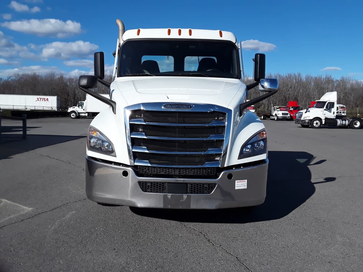 2021 Freightliner - image 2