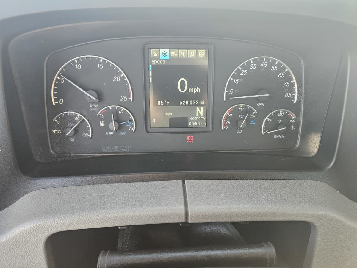 2021 Freightliner - image 11