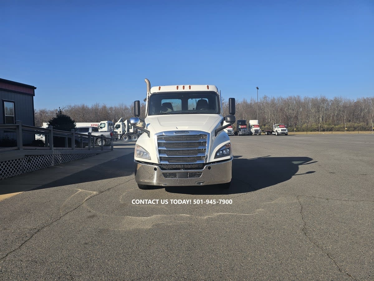 2021 Freightliner - image 2