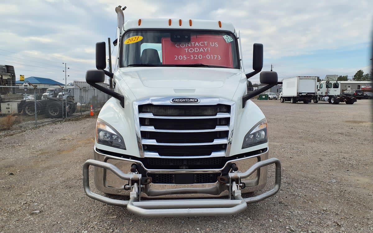2021 Freightliner - image 2