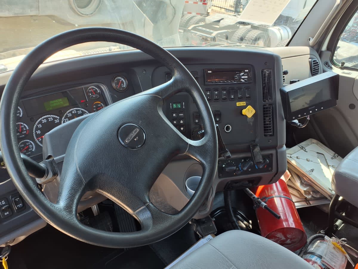 2020 Freightliner 114SD in Dallas, TX — photo 7