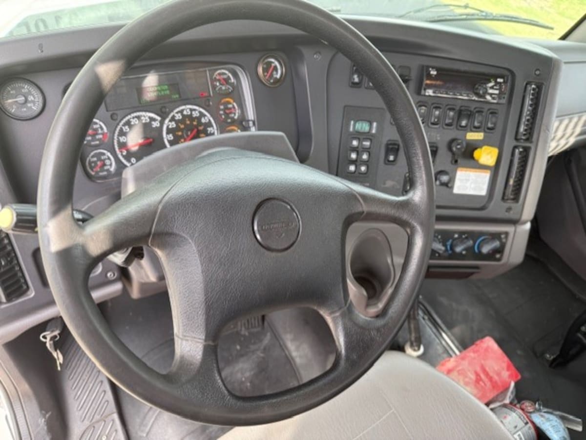 2020 Freightliner/Mercedes 114SD 299102