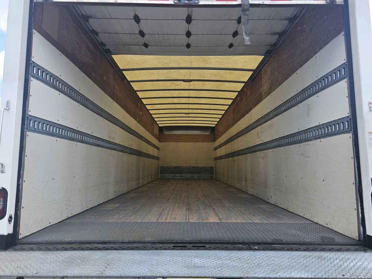 2021 Freightliner M2 106 299183