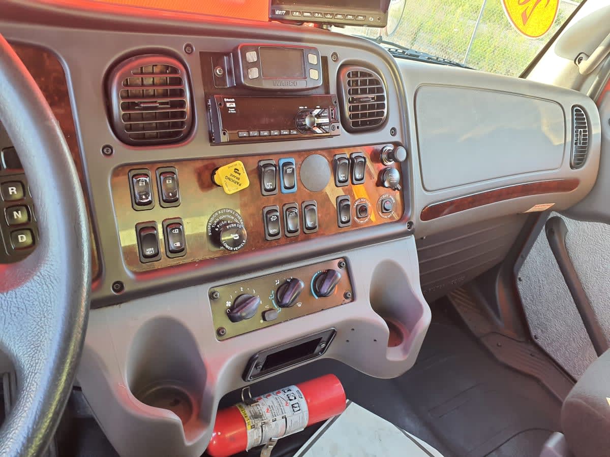 2021 Freightliner M2 106 299522