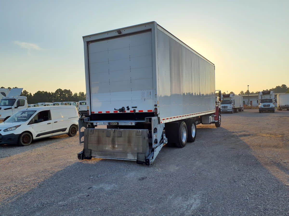 2021 Freightliner M2 106 299522