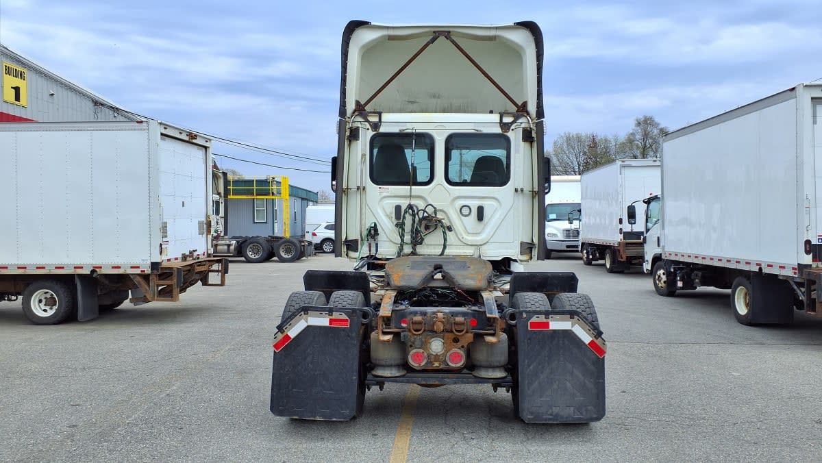 2021 Freightliner/Mercedes CASCADIA PX12642ST 299968