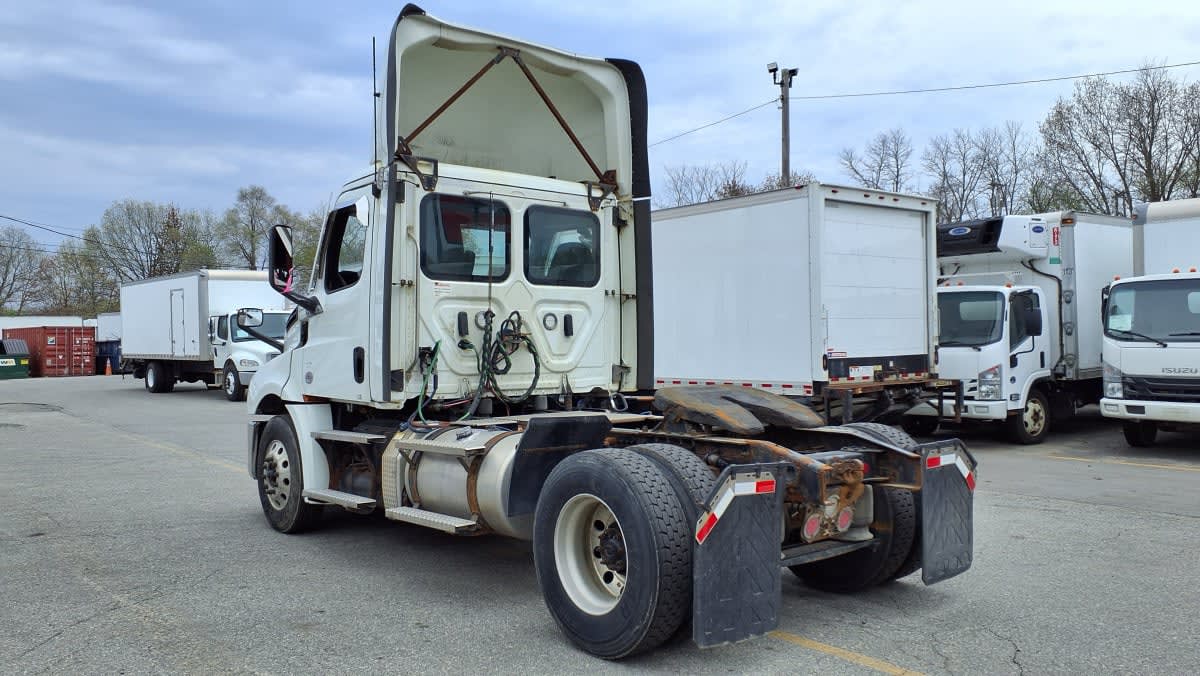 2021 Freightliner/Mercedes CASCADIA PX12642ST 299968