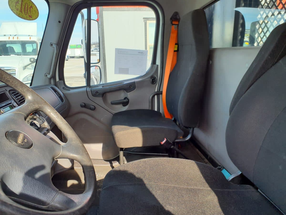 2015 Freightliner/Mercedes M2 106 300594