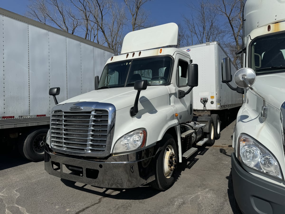 2014 Freightliner/Mercedes CASCADIA 125 301266