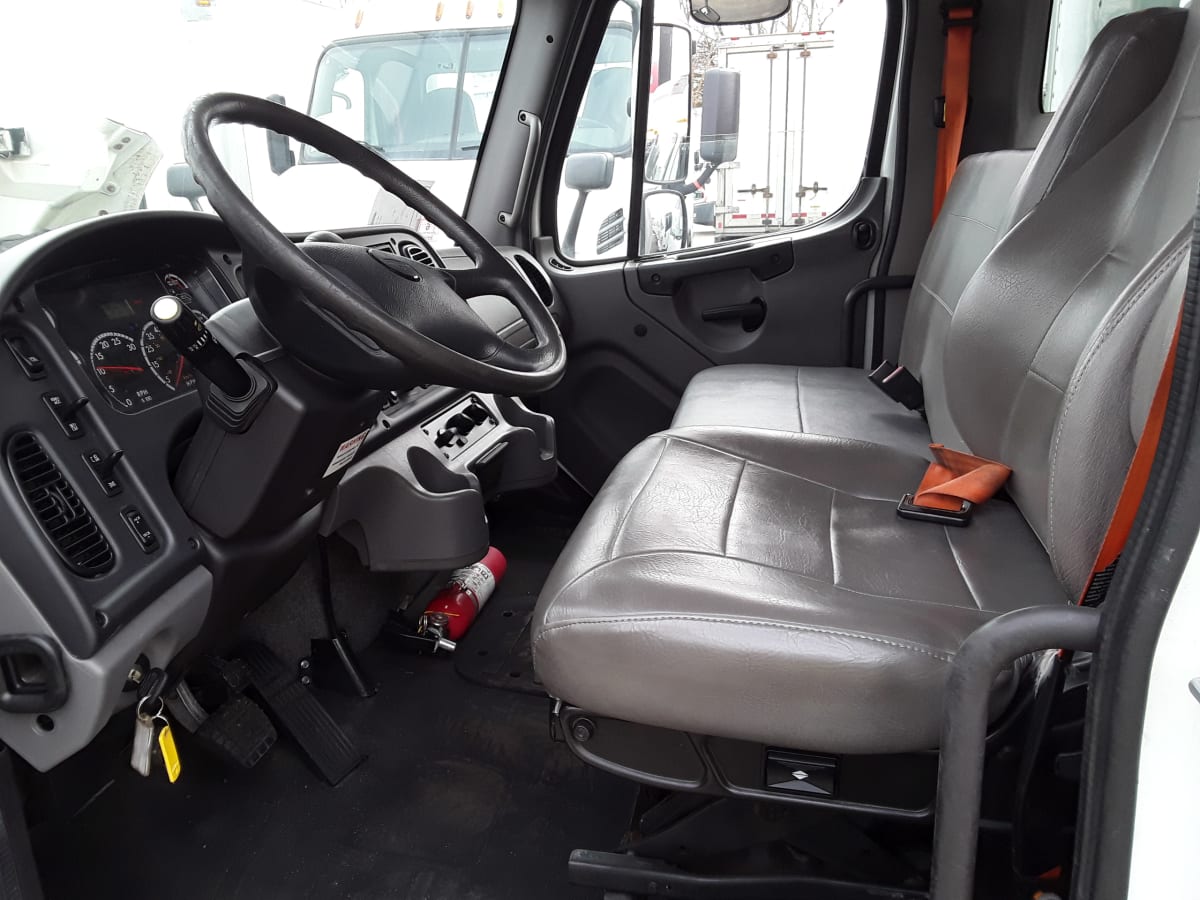 2015 Freightliner/Mercedes M2 106 301314