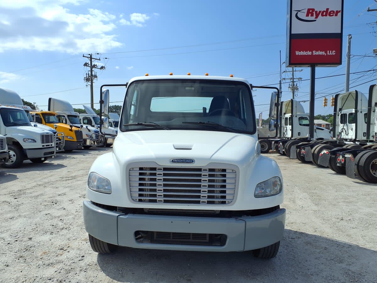 2015 Freightliner M2 106 in Greenville, SC — photo 2