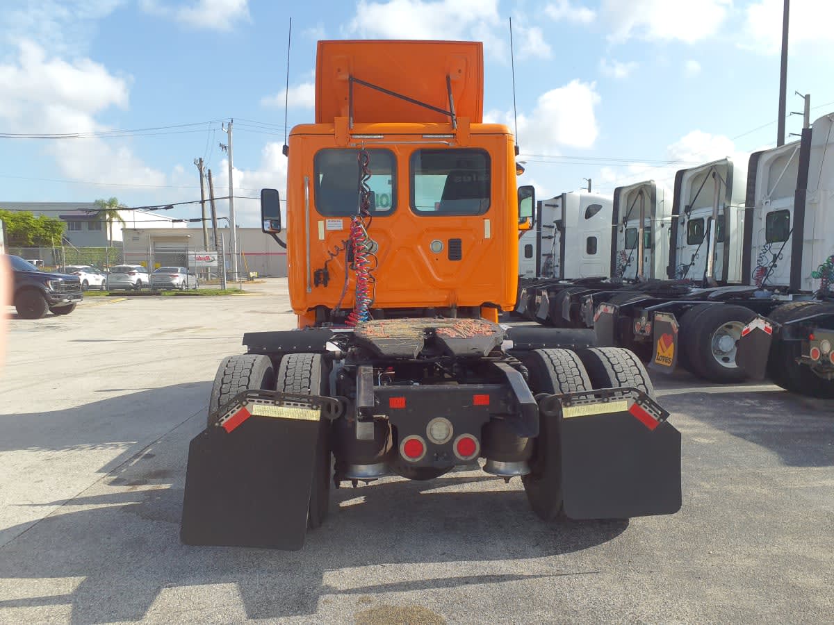 2015 Freightliner CASCADIA 125 301833