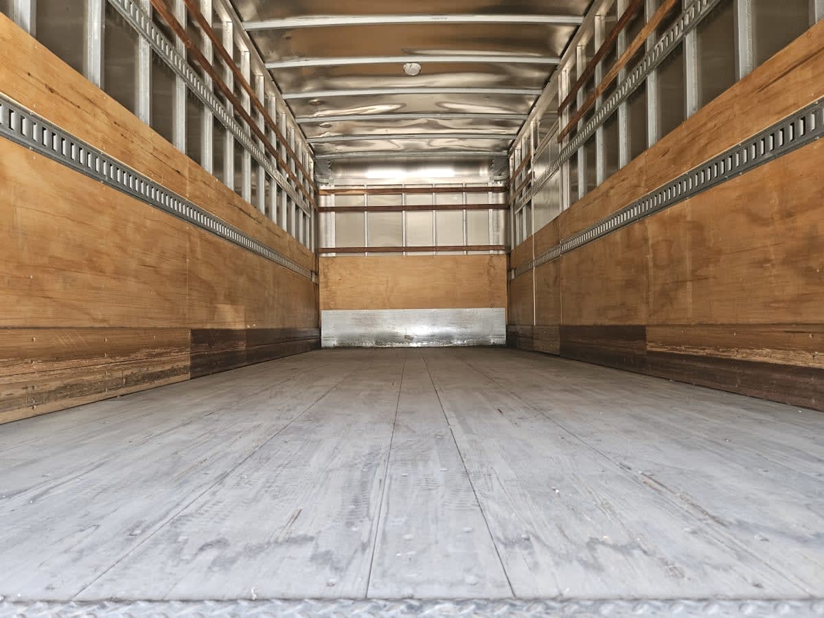 2015 Freightliner/Mercedes M2 106 301886
