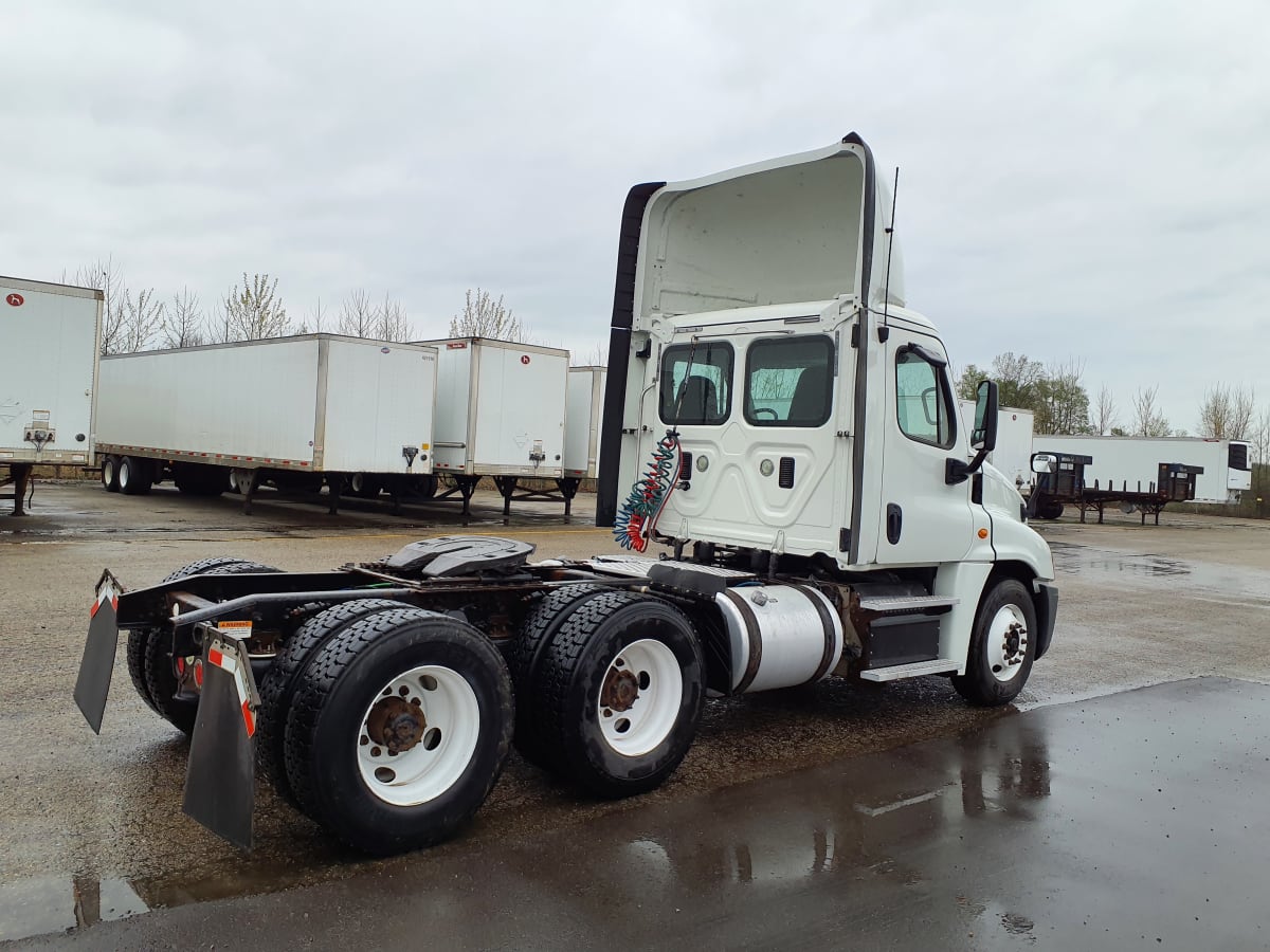 2015 Freightliner/Mercedes CASCADIA 125 301994