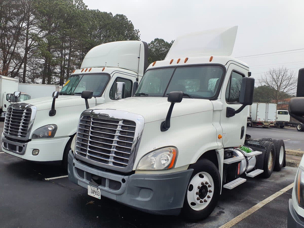 2015 Freightliner/Mercedes CASCADIA 125 302101