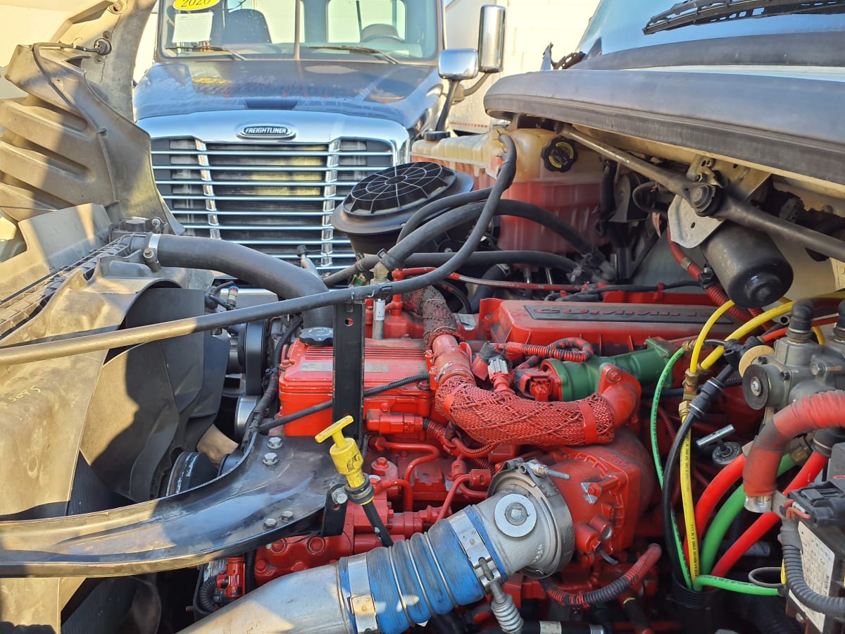 2015 Freightliner/Mercedes M2 106 302151