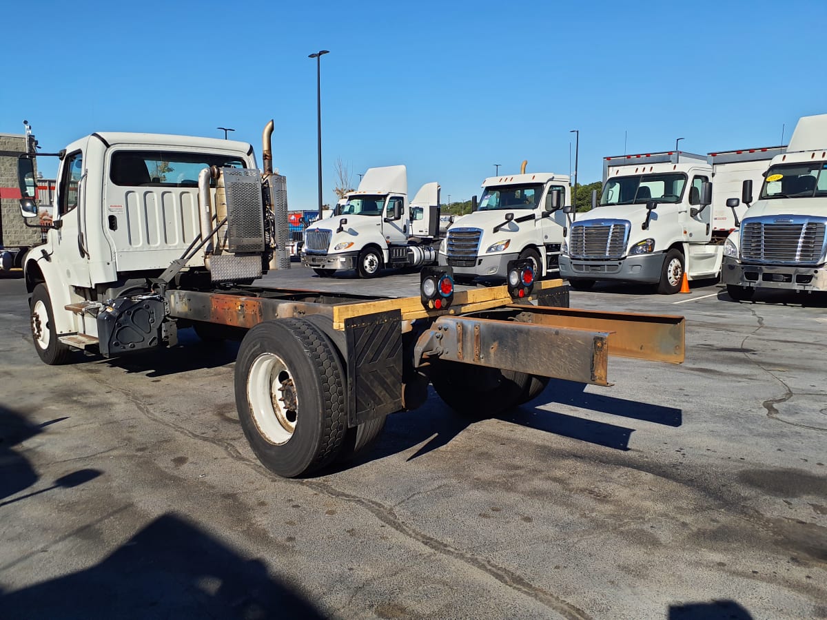 2015 Freightliner/Mercedes M2 106 302154