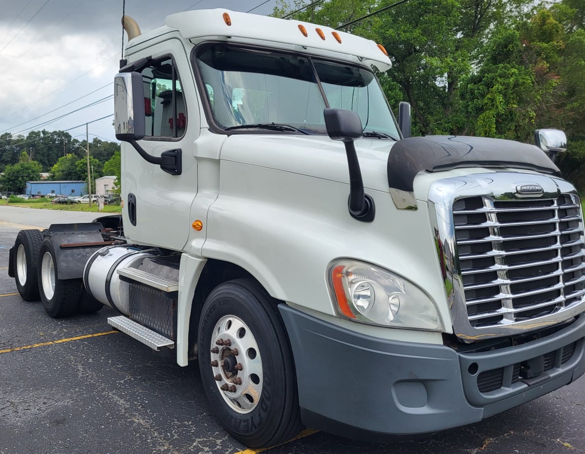 2015 Freightliner/Mercedes CASCADIA 125 302217