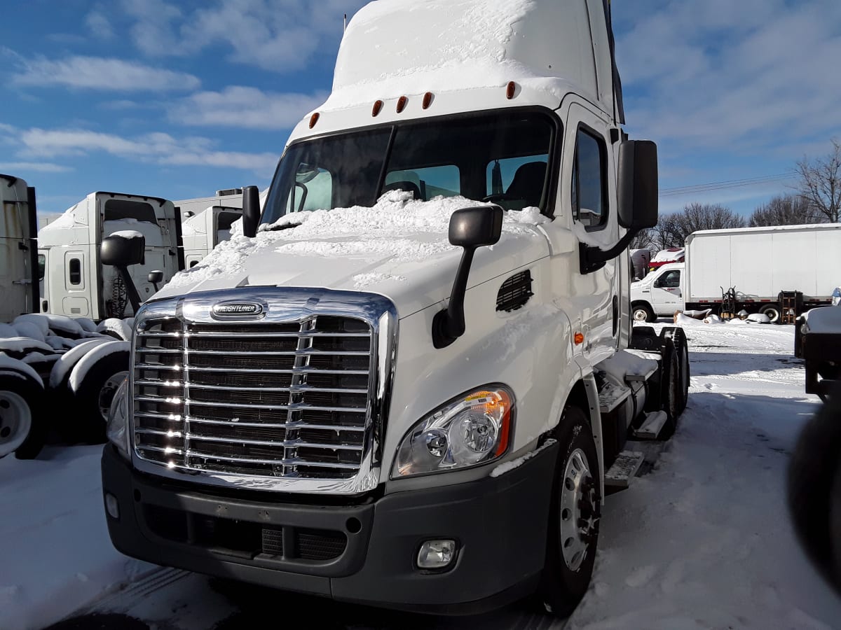 2017 Freightliner/Mercedes CASCADIA 113" DAYCAB 302981