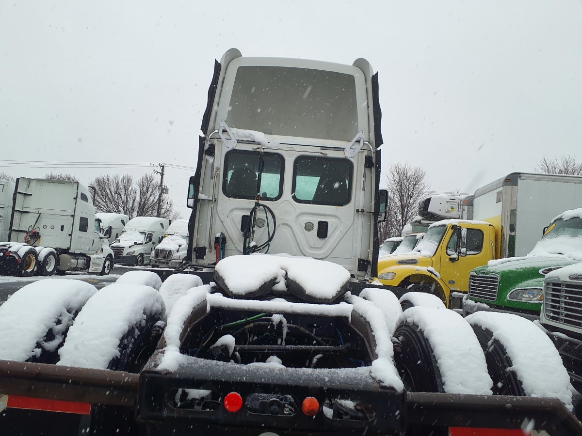 2017 Freightliner/Mercedes CASCADIA PX11364ST 302988