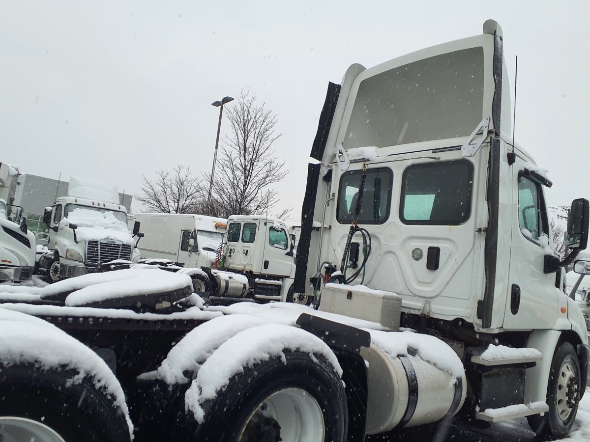 2017 Freightliner/Mercedes CASCADIA PX11364ST 302988