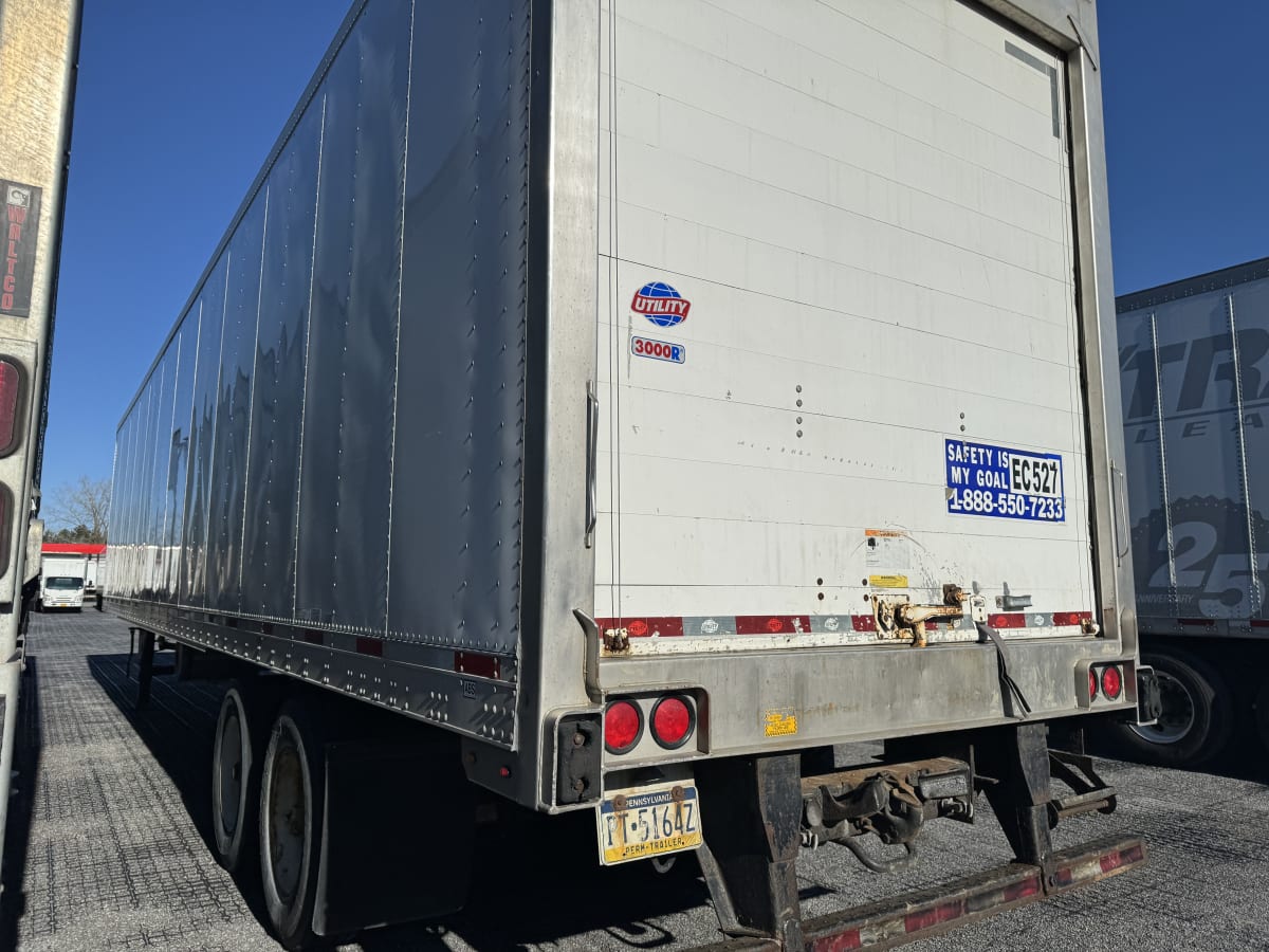 2015 Utility Trailers VS2RA 48/162/102 303062