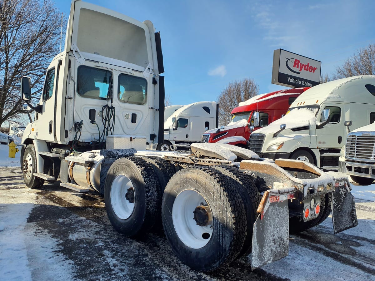 2017 Freightliner/Mercedes CASCADIA PX11364ST 303068